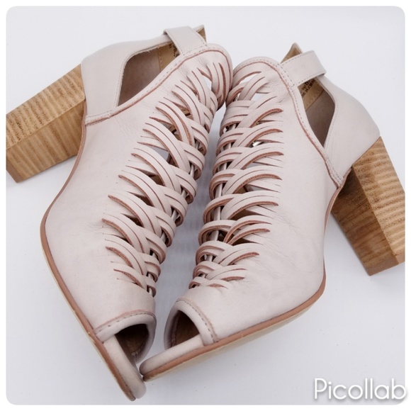 Chinese Laundry Leather Weave Sandals - Picture 2 of 6